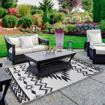 Northlight 4' X 6' Black And White Aztec Print Rectangular Outdoor Area Rug