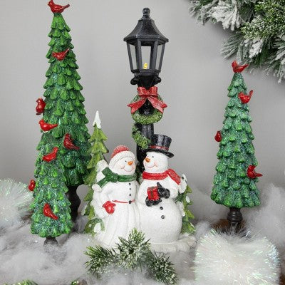  Northlight Glittered Snow Couple Under Lighted Street Lamp Christmas Decoration - 14"