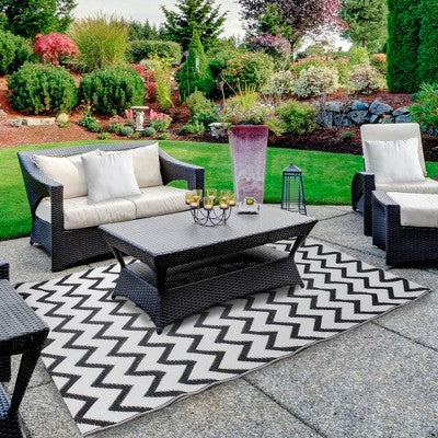  Northlight 4' X 6' Black And White Chevron Rectangular Outdoor Area Rug
